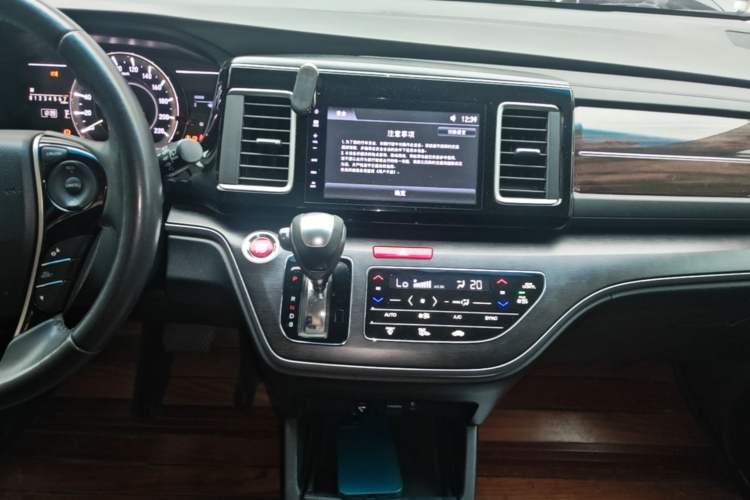 Used Honda Elysion 2016 2.4L Luxury Edition Audio And AC Panel