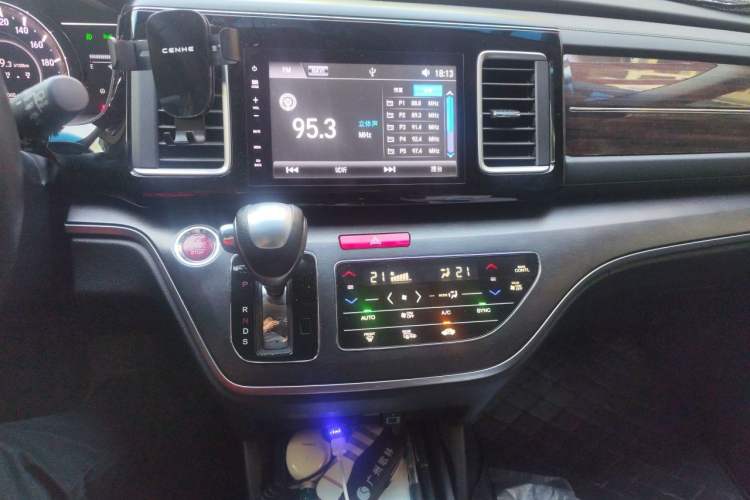 Used Honda Elysion 2016 2.4L Luxury Edition Audio And AC Panel