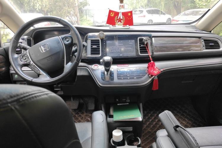 Used Honda Elysion 2016 2.4L Style Edition Center Console