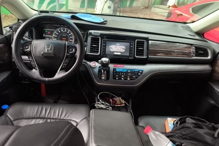 Used Honda Elysion 2016 2.4L Supreme Edition Center Console