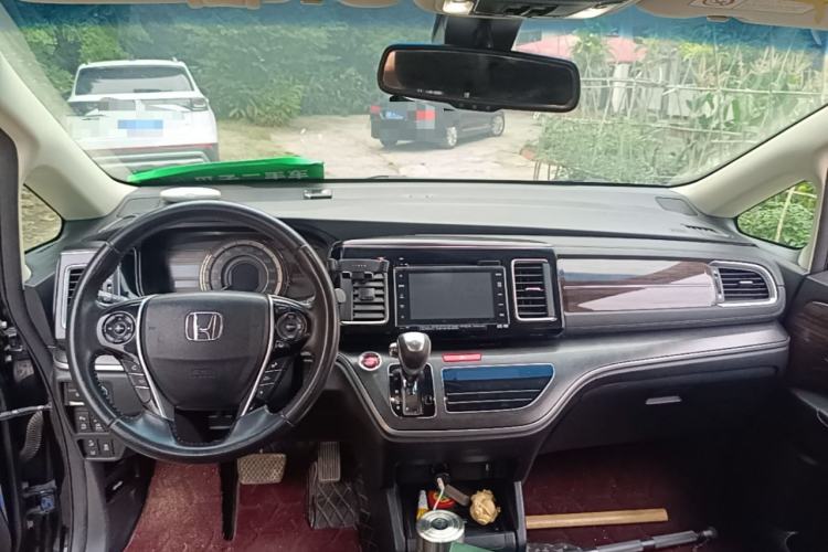 Used Honda Elysion 2016 2.4L Supreme Edition Center Console