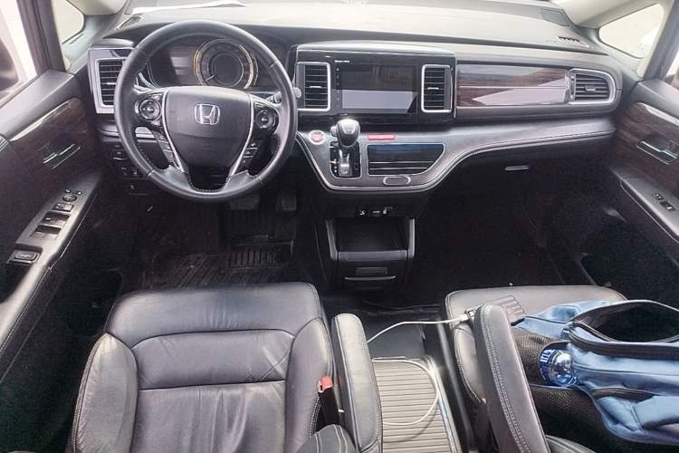 Used Honda Elysion 2016 2.4L Luxury Edition Center Console