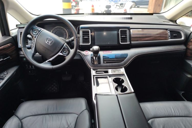 Used Honda Elysion 2016 2.4L Style Edition Center Console