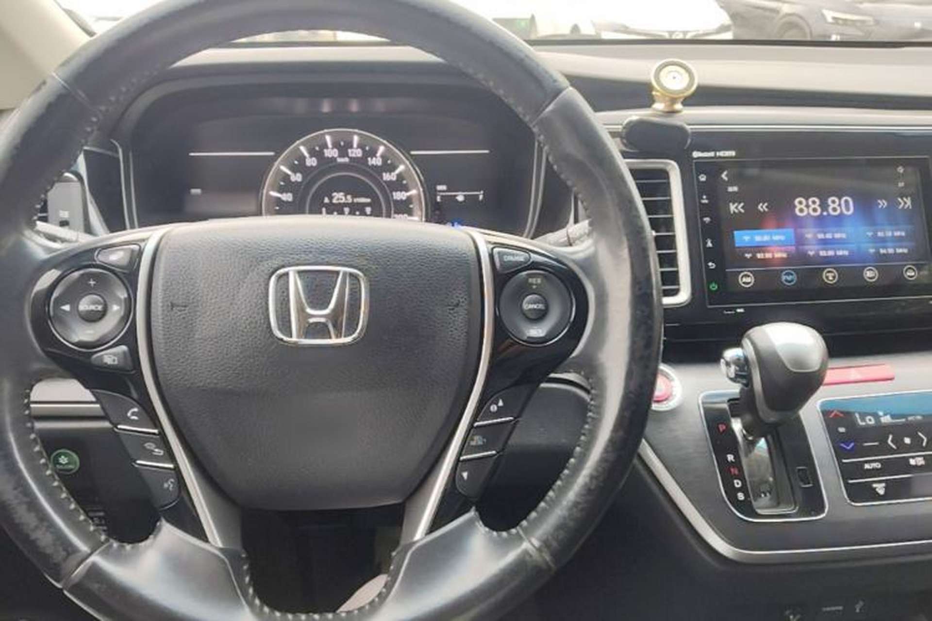 Used Honda Elysion 2016 2.4L Luxury Edition Center Console