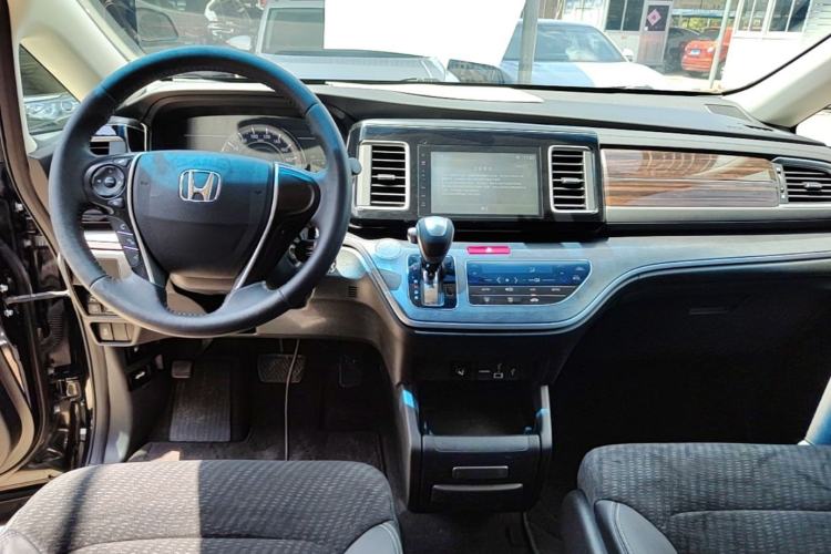 Used Honda Elysion 2016 2.4L Classic Edition Center Console