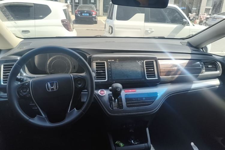 Used Honda Elysion 2016 2.4L Style Edition Center Console
