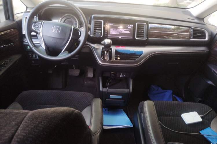 Used Honda Elysion 2016 2.4L Classic Edition Center Console
