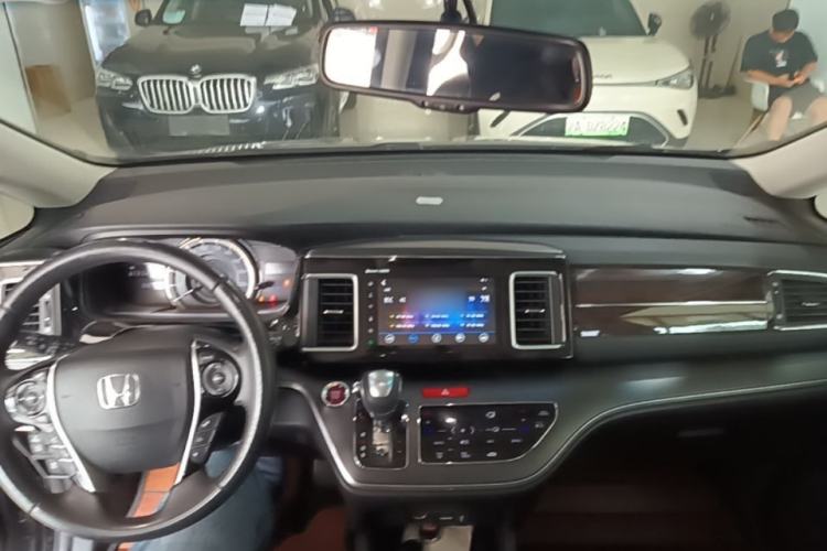 Used Honda Elysion 2016 2.4L Luxury Edition Center Console