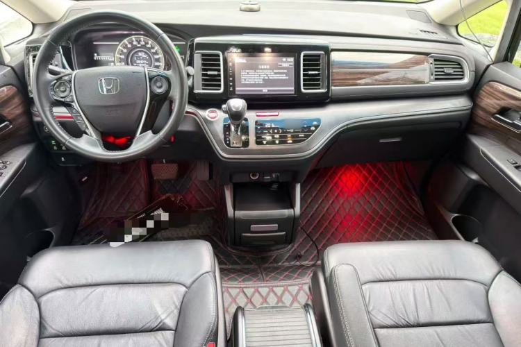 Used Honda Elysion 2016 2.4L Style Edition Center Console