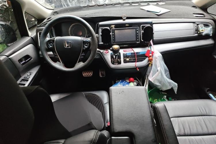 Used Honda Elysion 2016 2.4L Supreme Edition Center Console