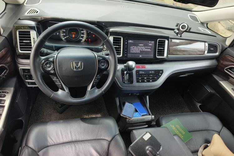 Used Honda Elysion 2016 2.4L Luxury Edition Center Console