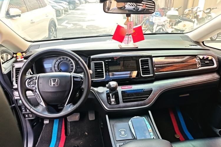 Used Honda Elysion 2016 2.4L Classic Edition Center Console