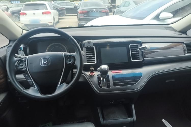 Used Honda Elysion 2016 2.4L Style Edition Center Console