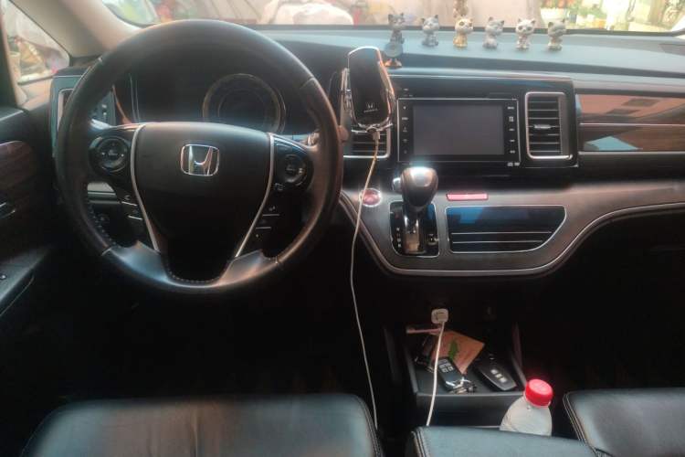 Used Honda Elysion 2016 2.4L Supreme Edition Center Console