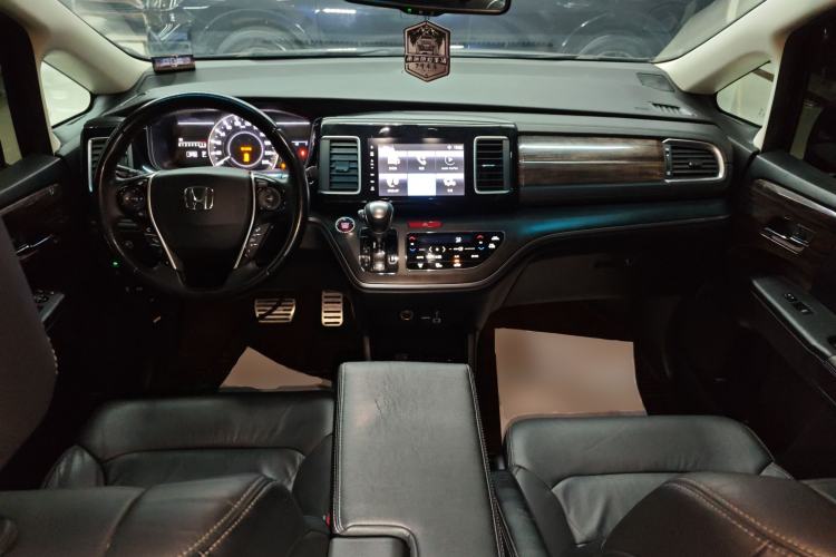 Used Honda Elysion 2016 2.4L Luxury Edition Center Console