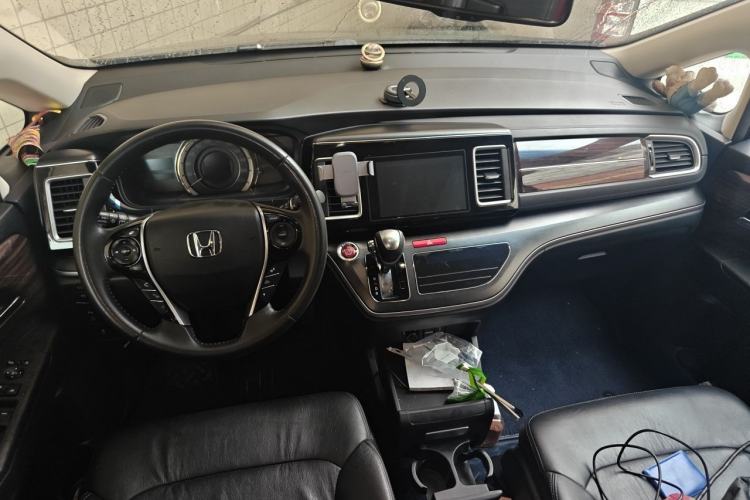 Used Honda Elysion 2016 2.4L Luxury Edition Center Console