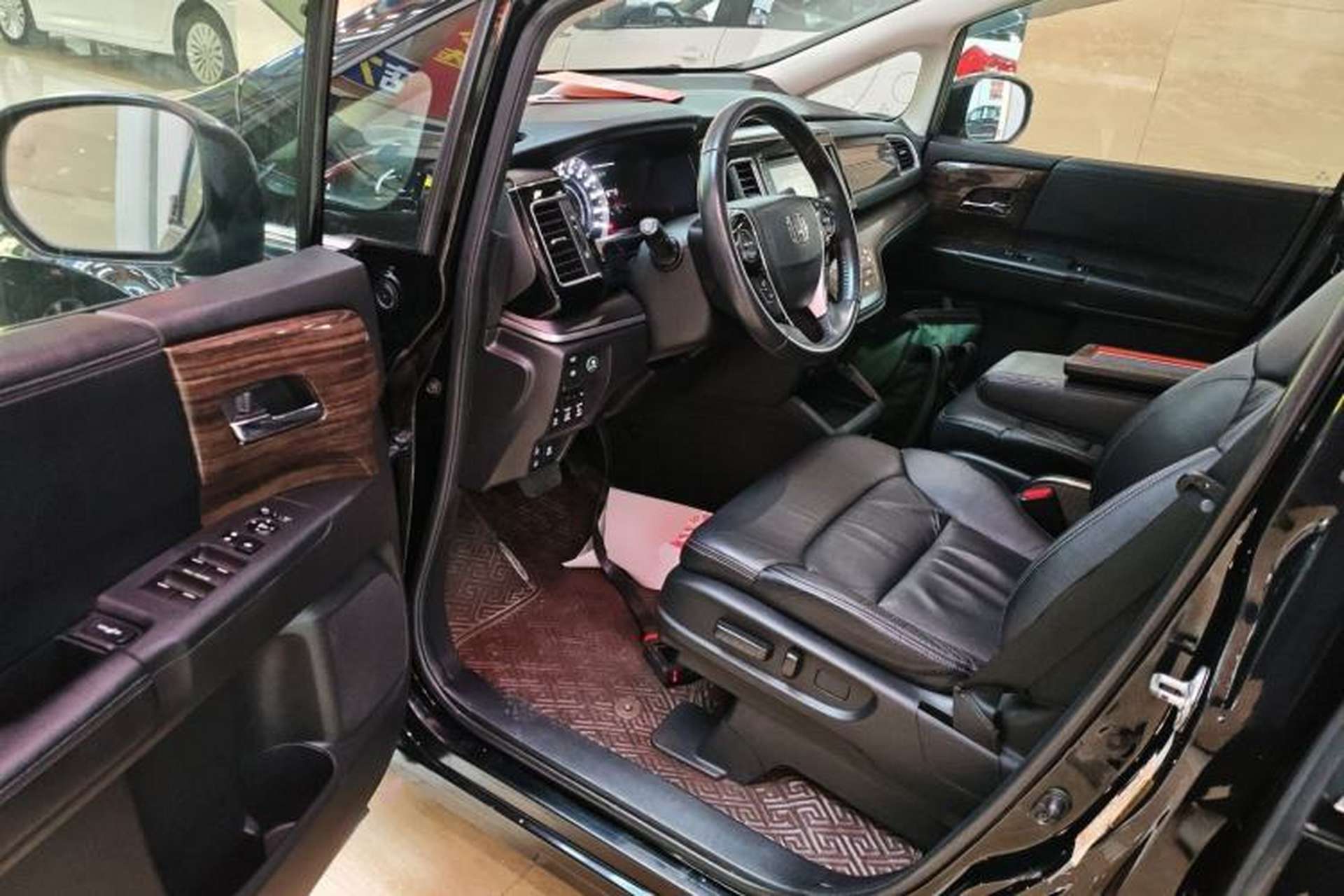 Used Honda Elysion 2016 2.4L Supreme Edition Driver Seat