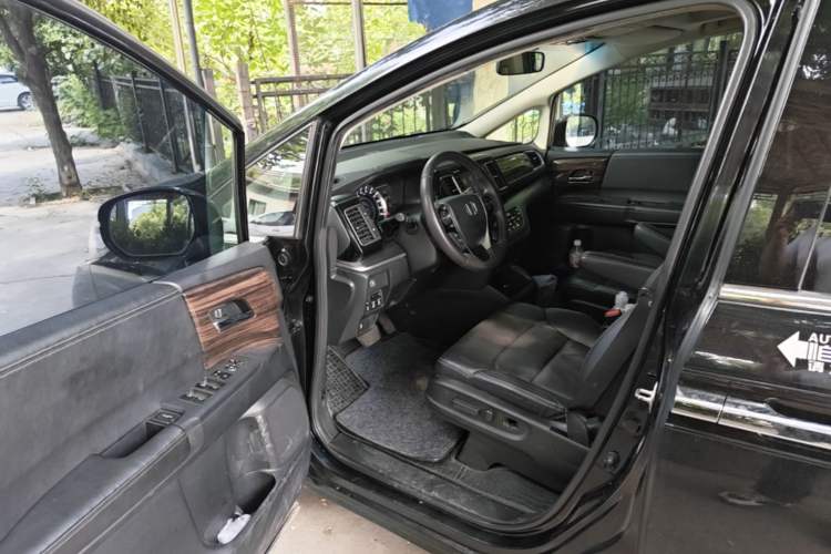 Used Honda Elysion 2016 2.4L Style Edition Driver Seat