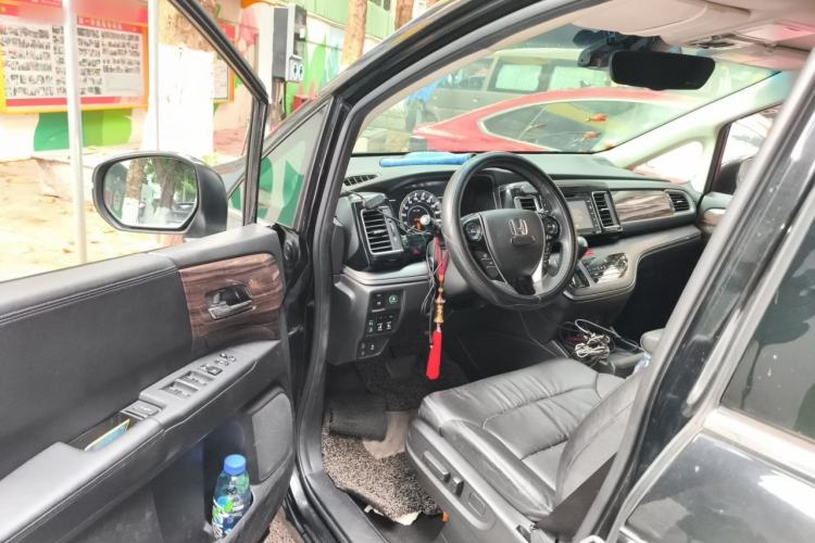 Used Honda Elysion 2016 2.4L Supreme Edition Driver Seat