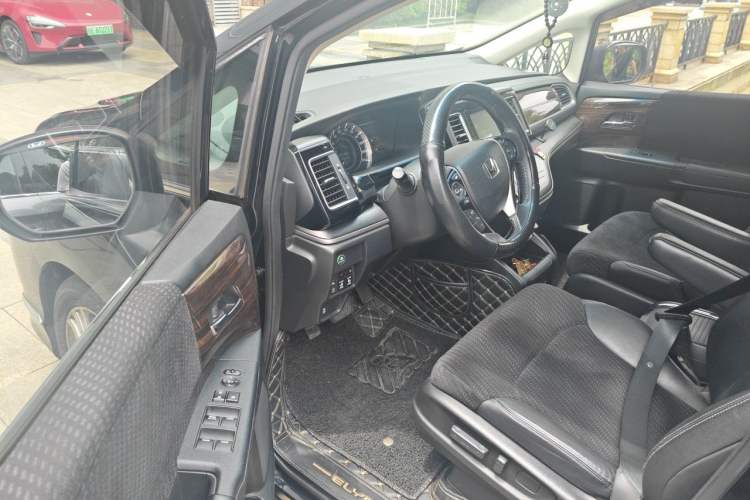 Used Honda Elysion 2016 2.4L Comfort Edition Driver Seat