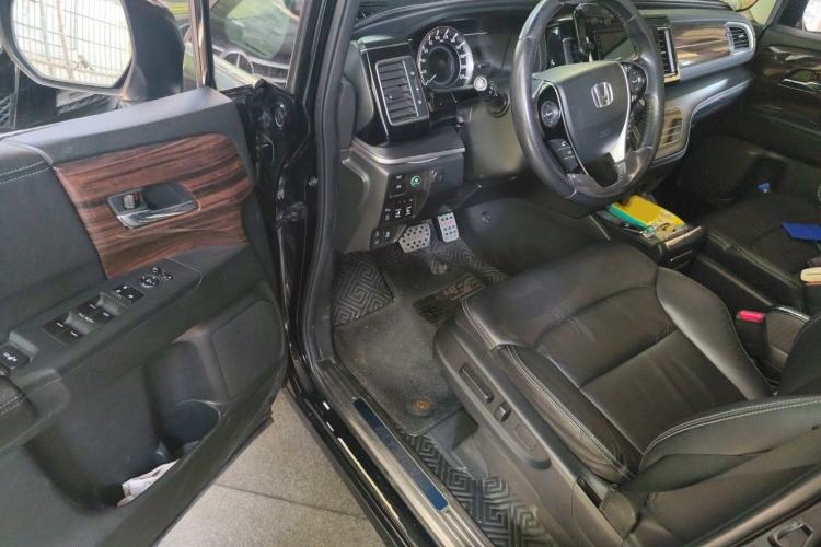 Used Honda Elysion 2016 2.4L Supreme Edition Driver Seat