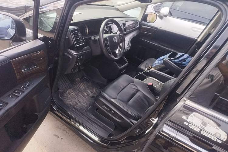 Used Honda Elysion 2016 2.4L Luxury Edition Driver Seat