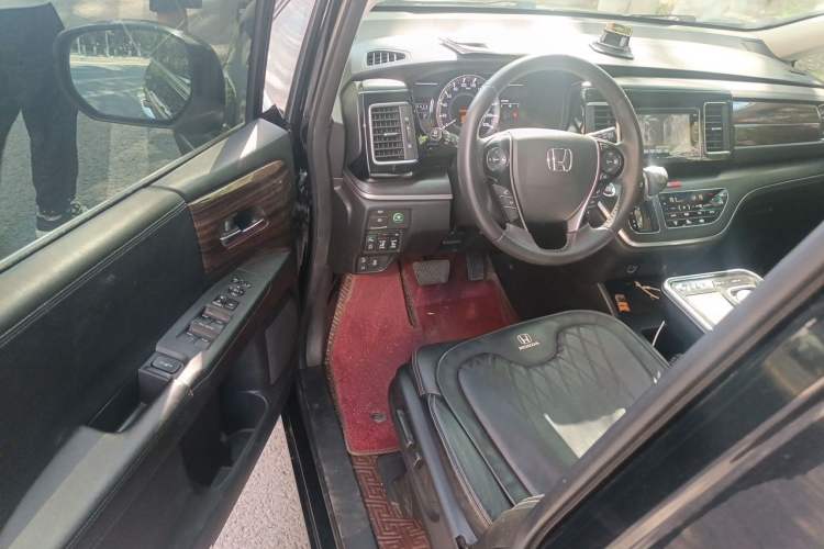 Used Honda Elysion 2016 2.4L Supreme Edition Driver Seat