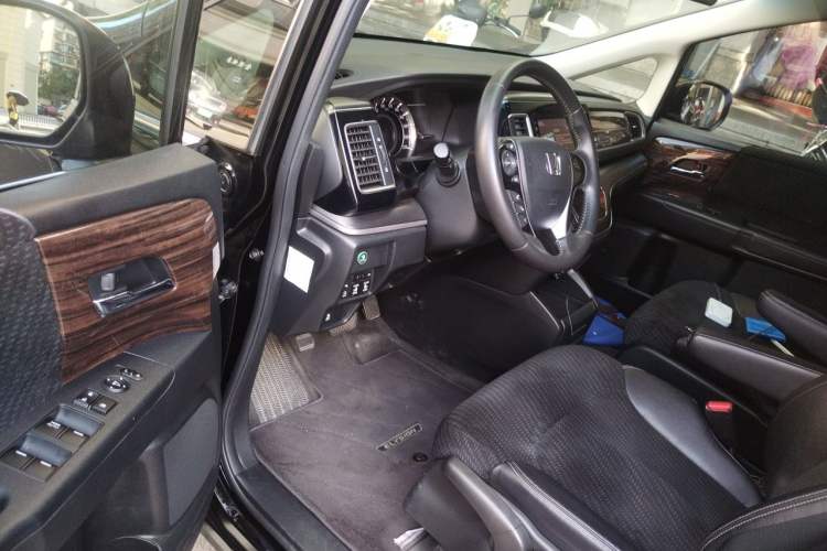 Used Honda Elysion 2016 2.4L Classic Edition Driver Seat