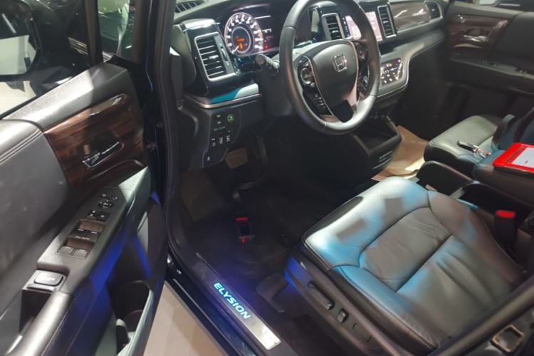 Used Honda Elysion 2016 2.4L Luxury Edition Driver Seat