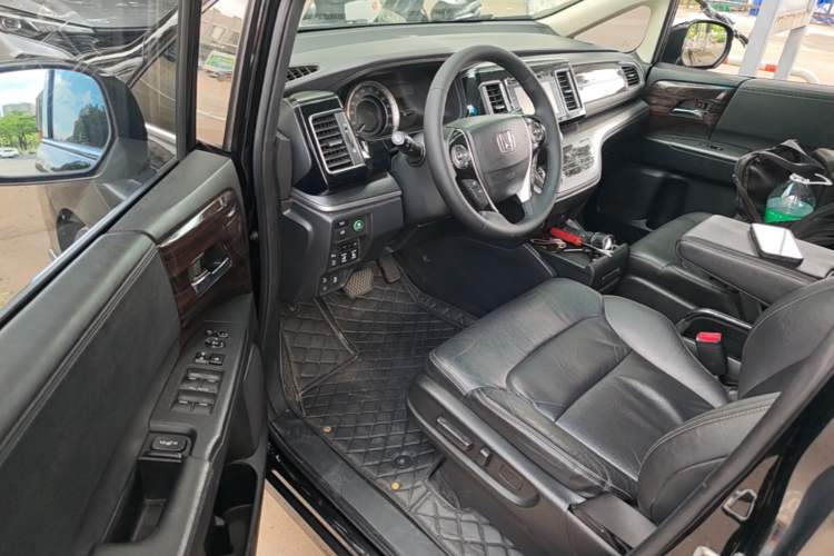 Used Honda Elysion 2016 2.4L Supreme Edition Driver Seat