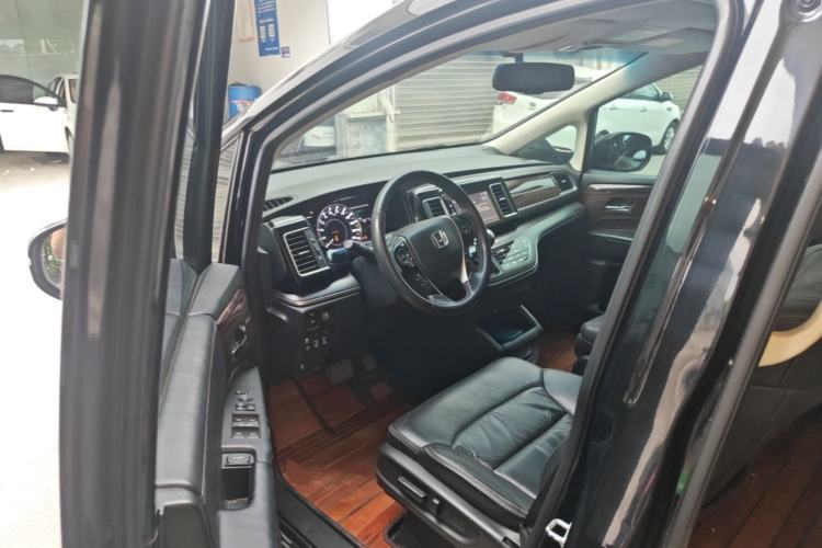 Used Honda Elysion 2016 2.4L Luxury Edition Driver Seat