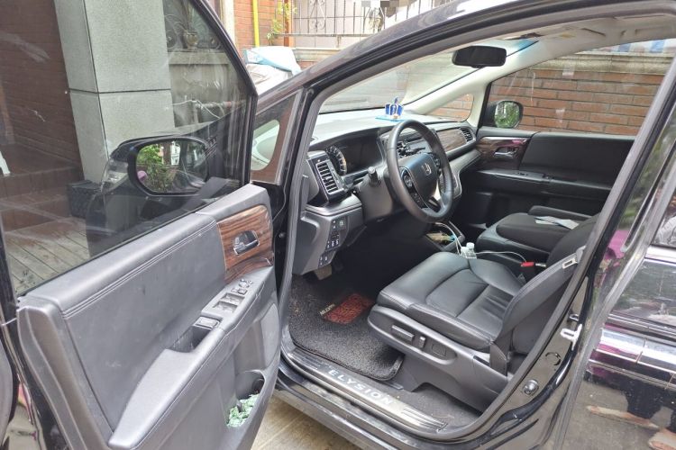 Used Honda Elysion 2016 2.4L Supreme Edition Driver Seat