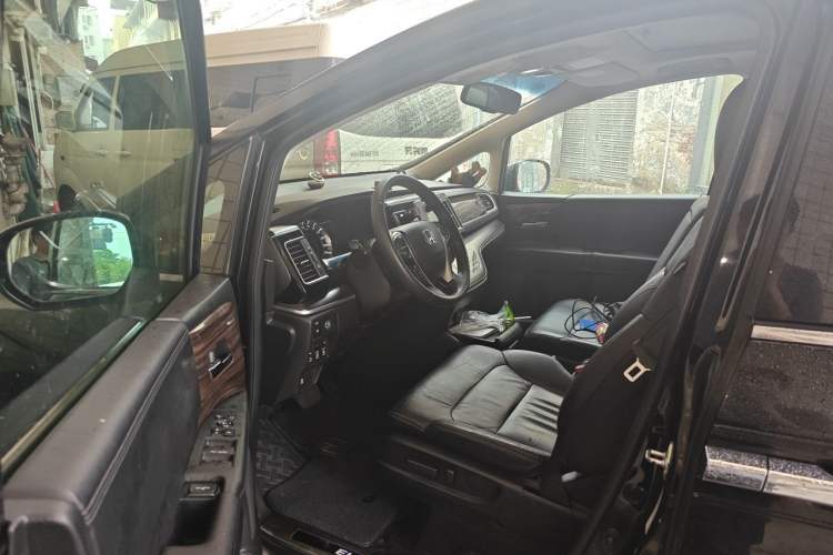 Used Honda Elysion 2016 2.4L Luxury Edition Driver Seat