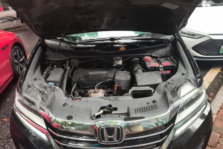 Used Honda Elysion 2016 2.4L Supreme Edition Engine Bay