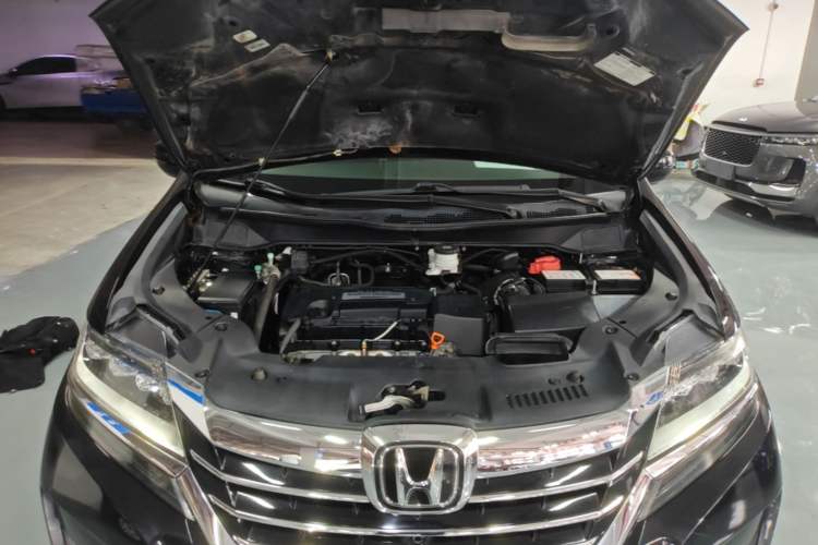 Used Honda Elysion 2016 2.4L Supreme Edition Engine Bay