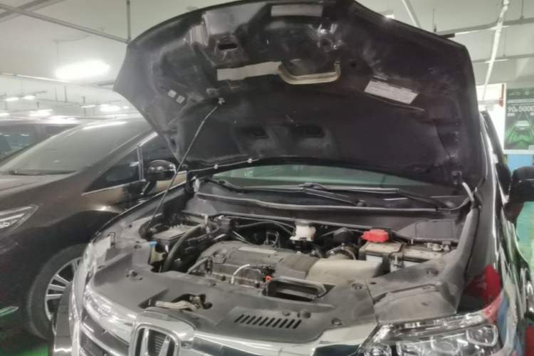 Used Honda Elysion 2016 2.4L Luxury Edition Engine Bay