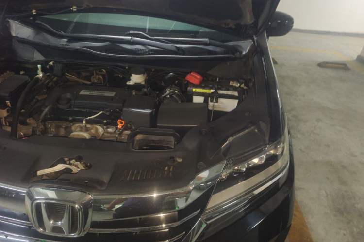 Used Honda Elysion 2016 2.4L Luxury Edition Engine Bay Left