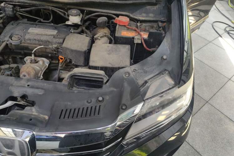 Used Honda Elysion 2016 2.4L Supreme Edition Engine Bay Left