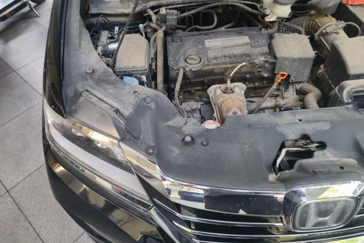 Used Honda Elysion 2016 2.4L Supreme Edition Engine Bay Right