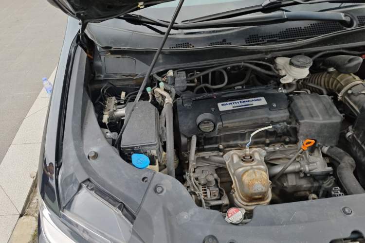 Used Honda Elysion 2016 2.4L Supreme Edition Engine Bay Right