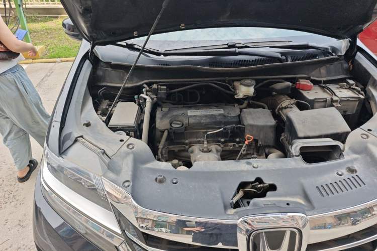 Used Honda Elysion 2016 2.4L Supreme Edition Engine Bay Right