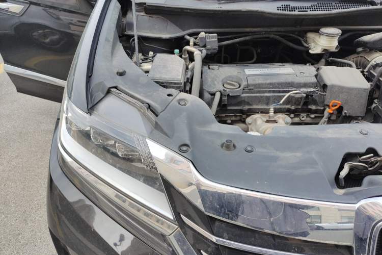 Used Honda Elysion 2016 2.4L Luxury Edition Engine Bay Right