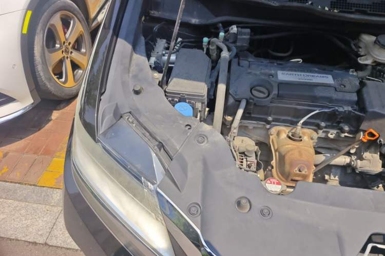 Used Honda Elysion 2016 2.4L Luxury Edition Engine Bay Right