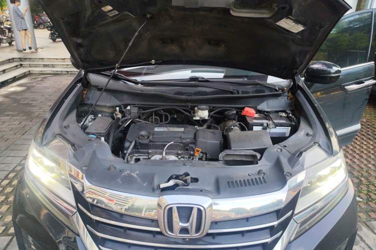 Used Honda Elysion 2016 2.4L Luxury Edition Engine Bay
