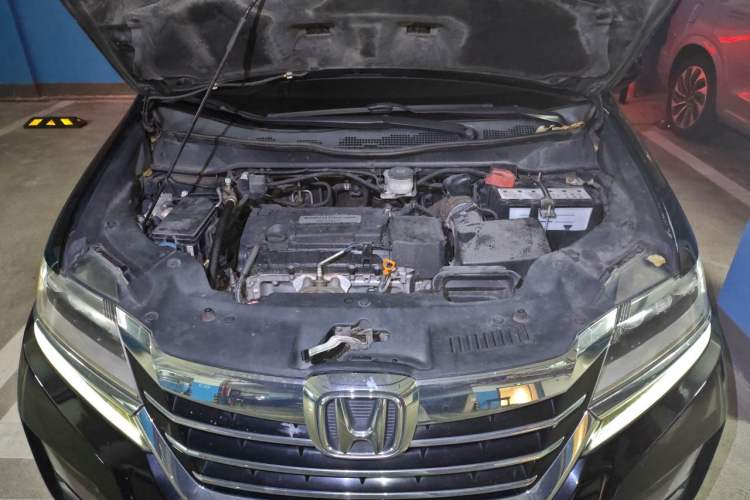Used Honda Elysion 2016 2.4L Luxury Edition Engine Bay