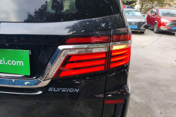 Used Honda Elysion 2016 2.4L Style Edition Exterior 3