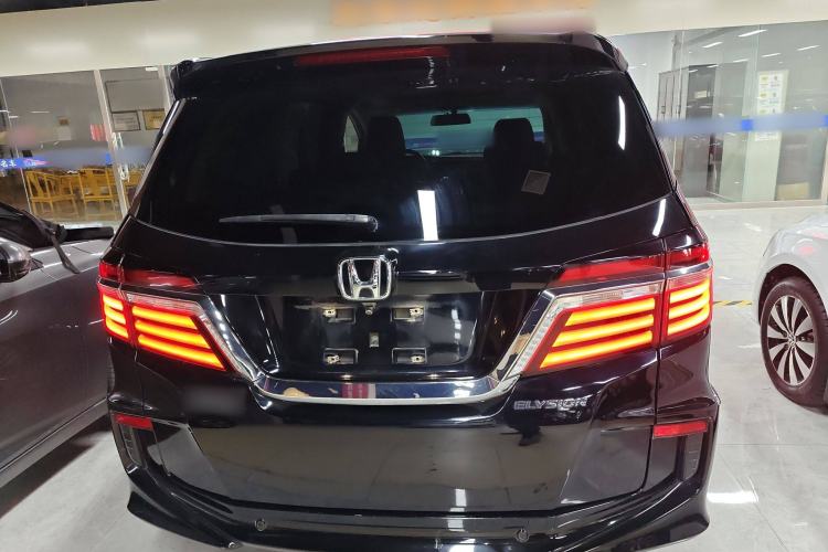 Used Honda Elysion 2016 2.4L Classic Edition Exterior 4