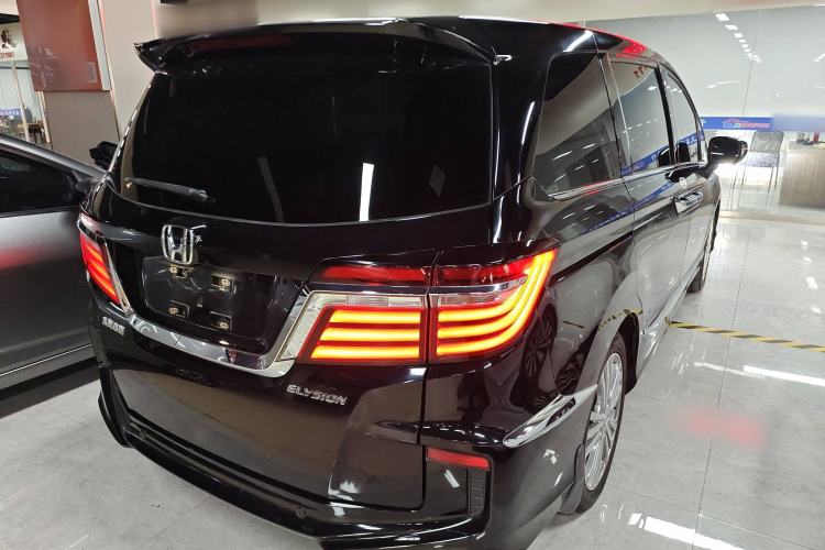 Used Honda Elysion 2016 2.4L Classic Edition Exterior 5