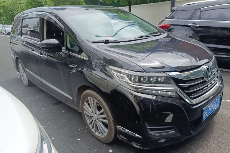 Used Honda Elysion 2016 2.4L Luxury Edition Front Right 45 Deg