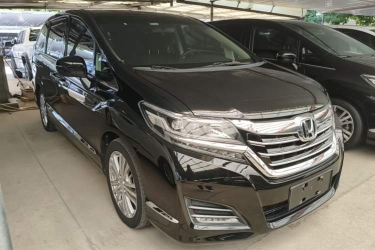 Used Honda Elysion 2016 2.4L Style Edition Front Right 45 Deg